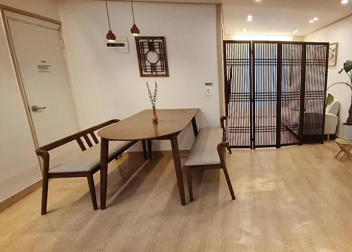Hongik Station 3 Bedroom 서울특별시