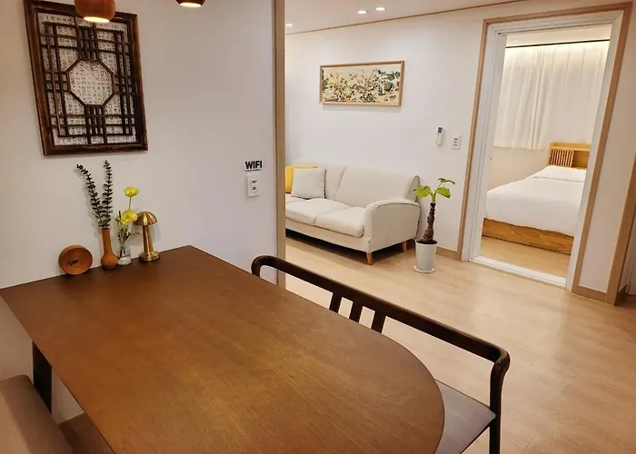 Hongik Station 3 Bedroom 서울특별시
