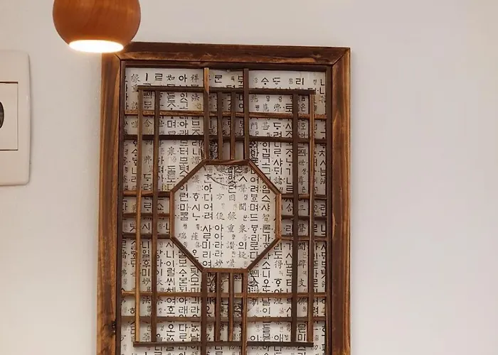 Hongik Station 3 Bedroom 아파트 *
