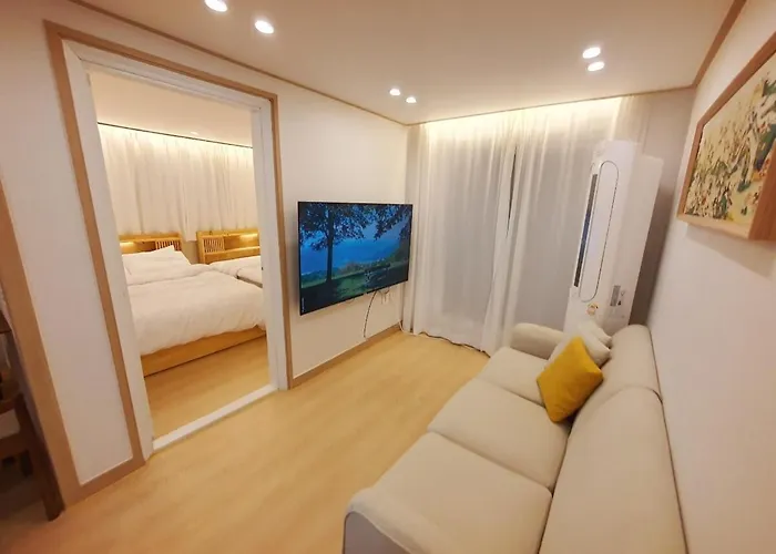 아파트 Hongik Station 3 Bedroom *